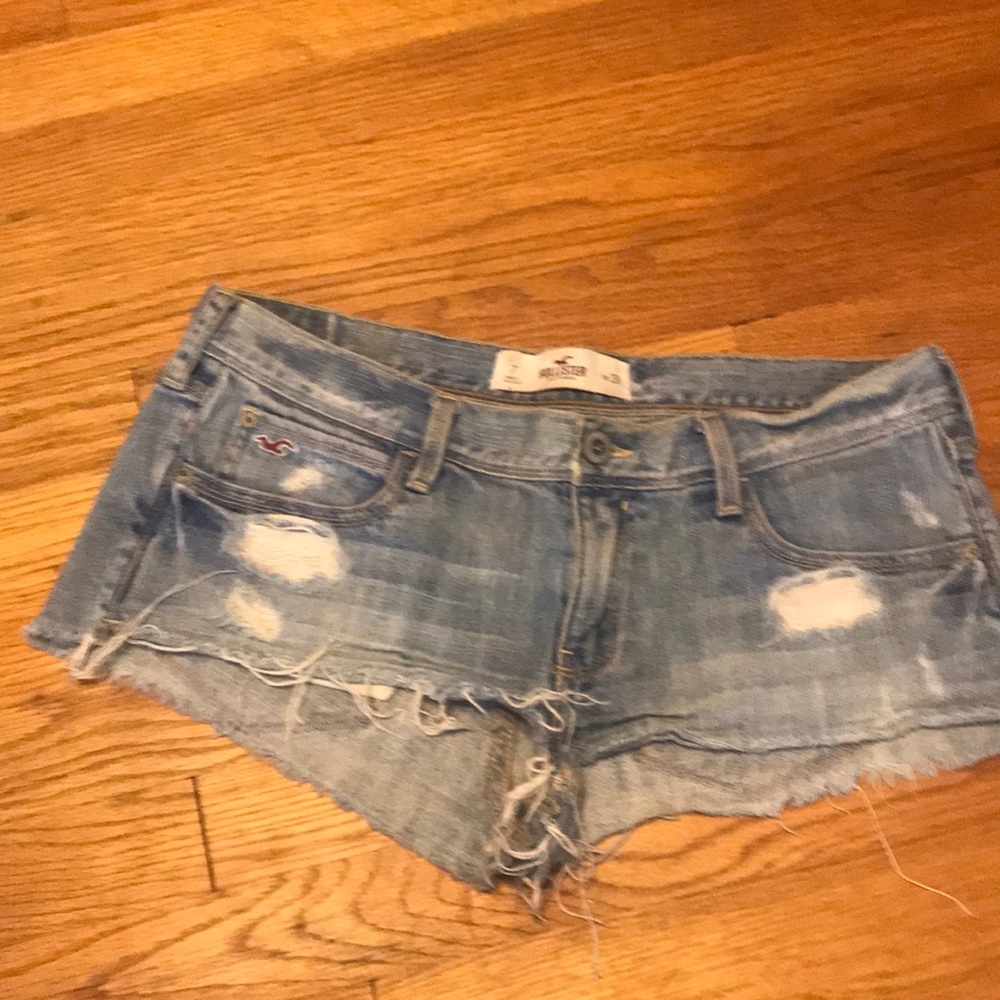 Hollister cut off shorts